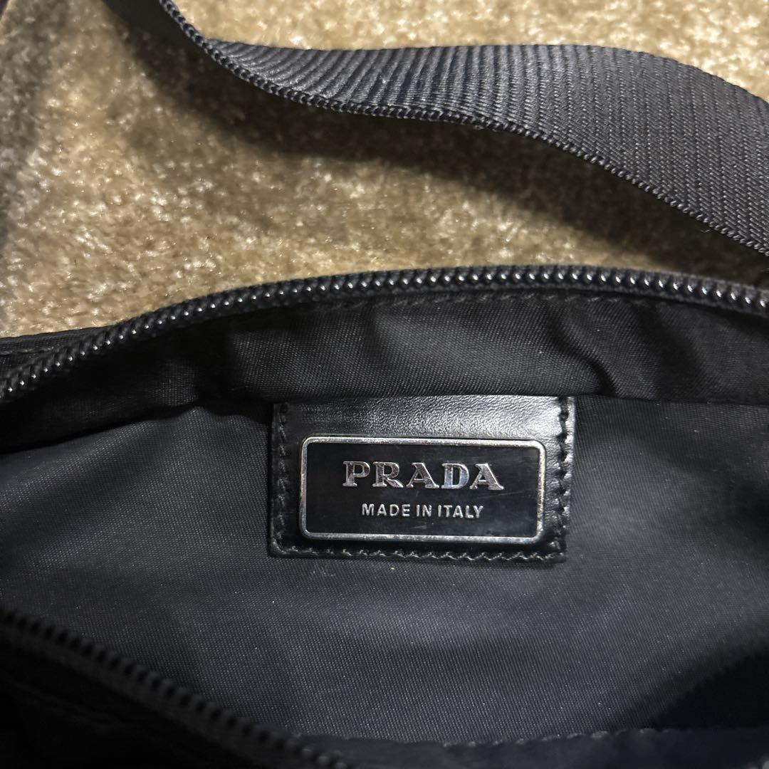 PRADA ブラック ナイロン ショルダーバッグ PRADA ブラック ナイロン ショルダーバッグ