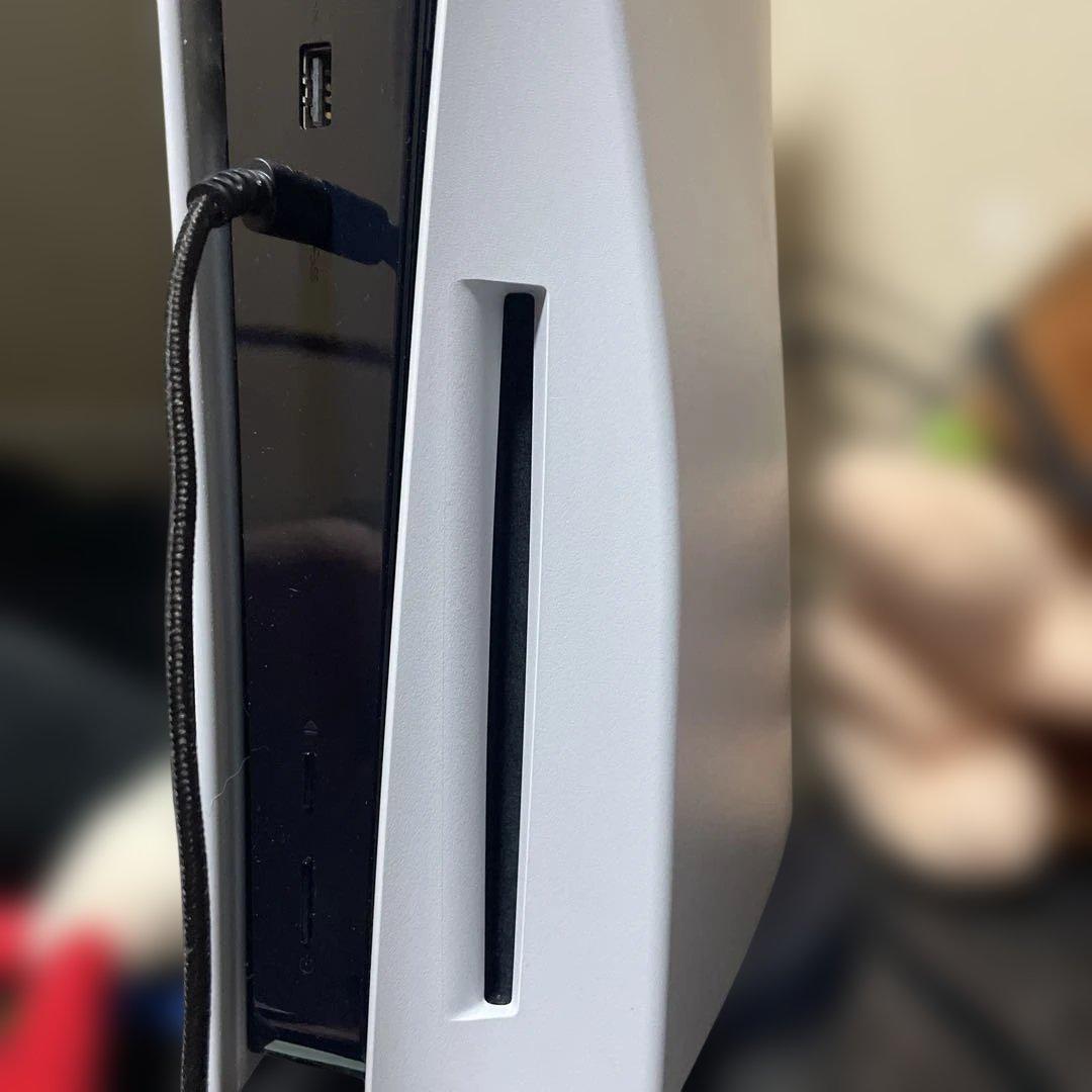 PS5本体と付属品全部と箱とソフトあり