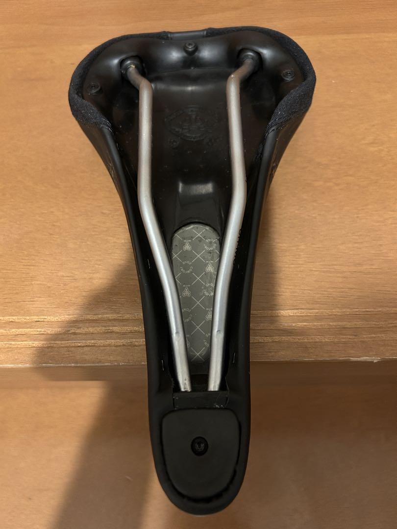 WTB pure V race saddle black サドル