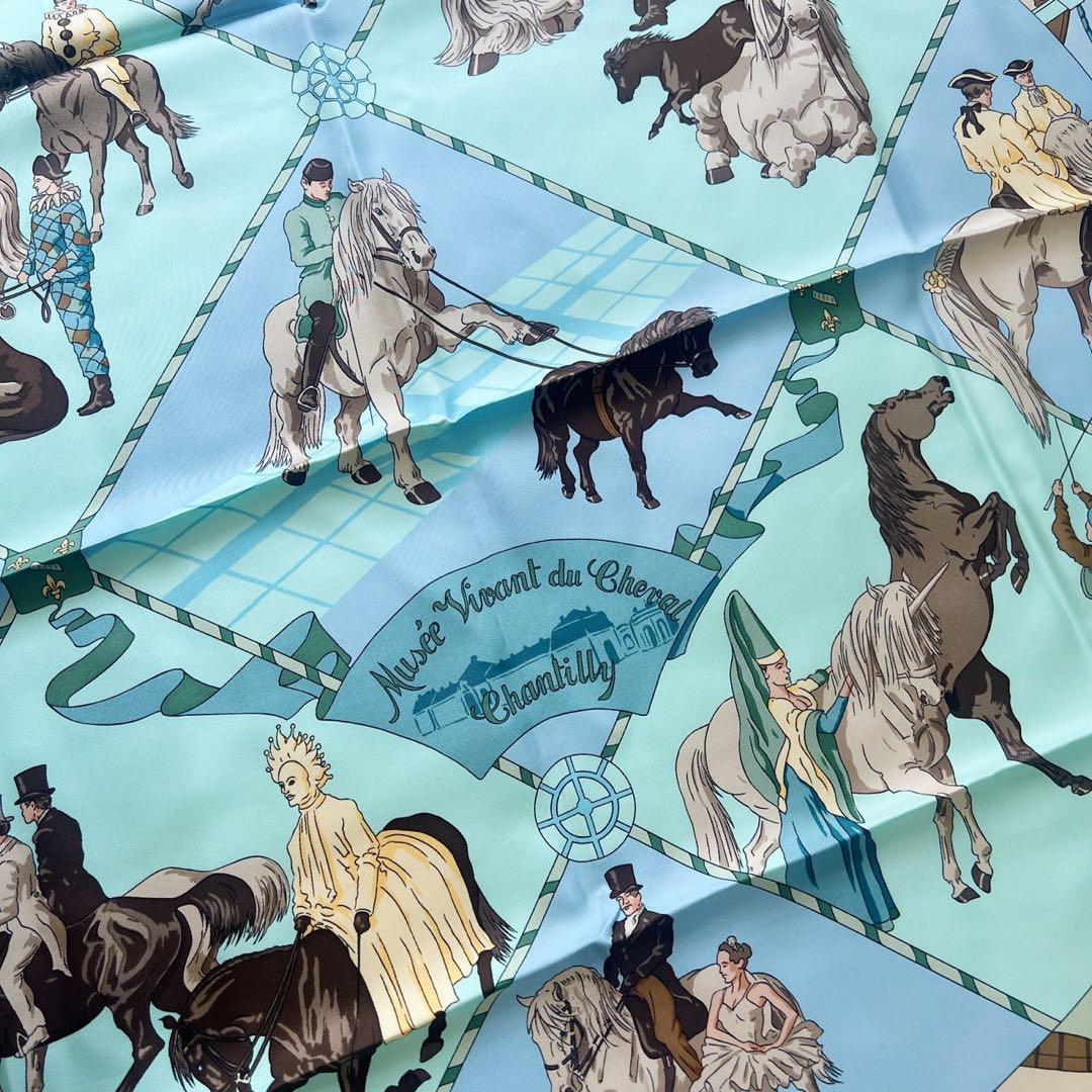 ☘️新品未開封☘️ エルメス カレ90　シャンティ城馬の博物館 ライトブルー エルメス カレ90 Musee Vivant du Cheval Chantilly