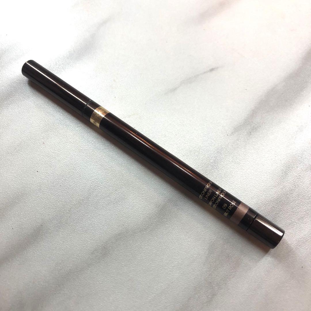 トムフォードビューティーエモーションプルーフライナー 09 brut rose