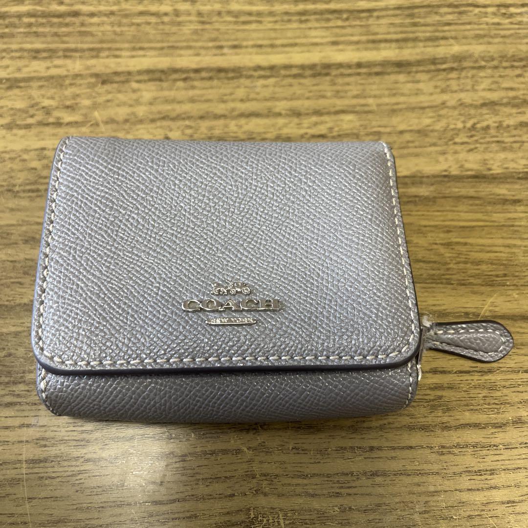 COACH グレー 三つ折り財布新 発売