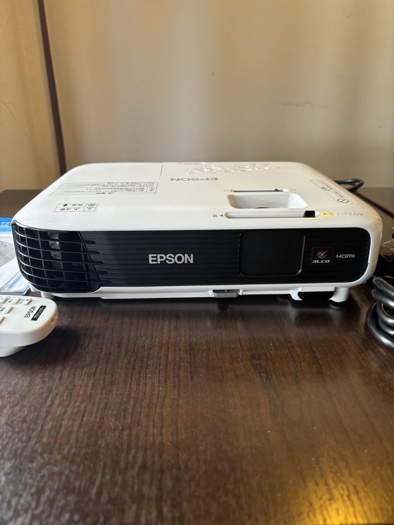 【美品】EPSONプロジェクター EB-S04 美品】EPSON プロジェクター EB-S04
