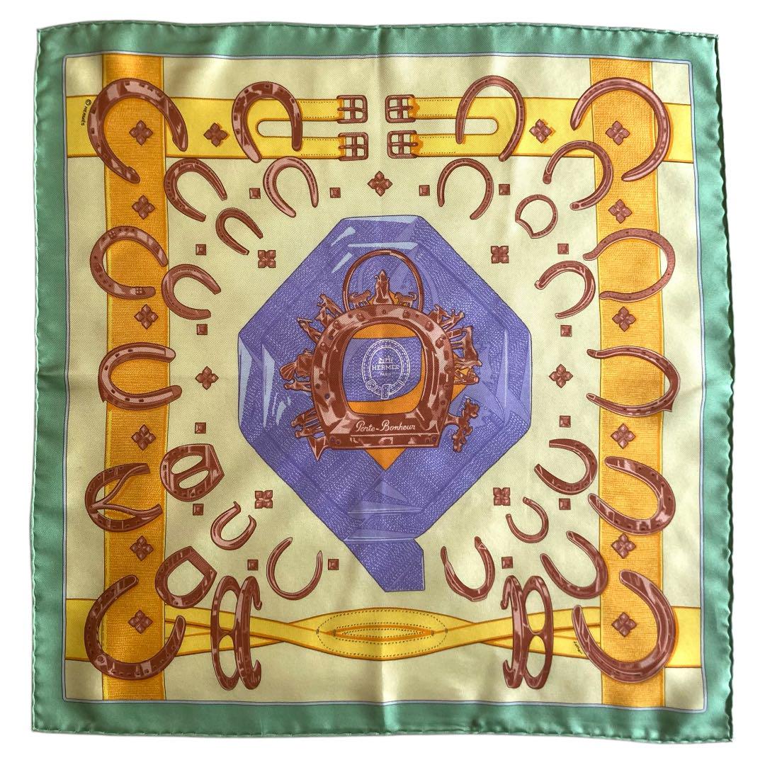 輝く高品質な ⭐️美品⭐️HERMESスカーフ”幸運のお守り“カレ45 イエローΩ 小物