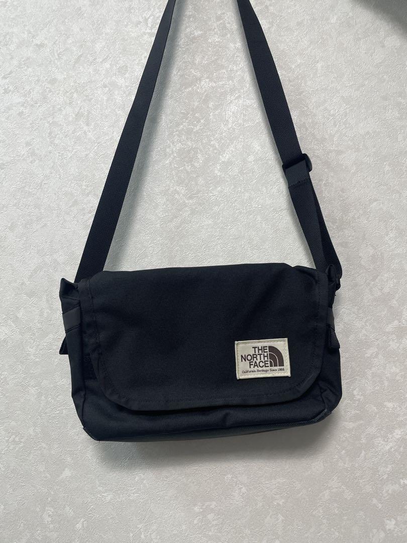 THE NORTH FACE ショルダーバッグ ブラック THE NORTH FACE ショルダーバッグ ブラック