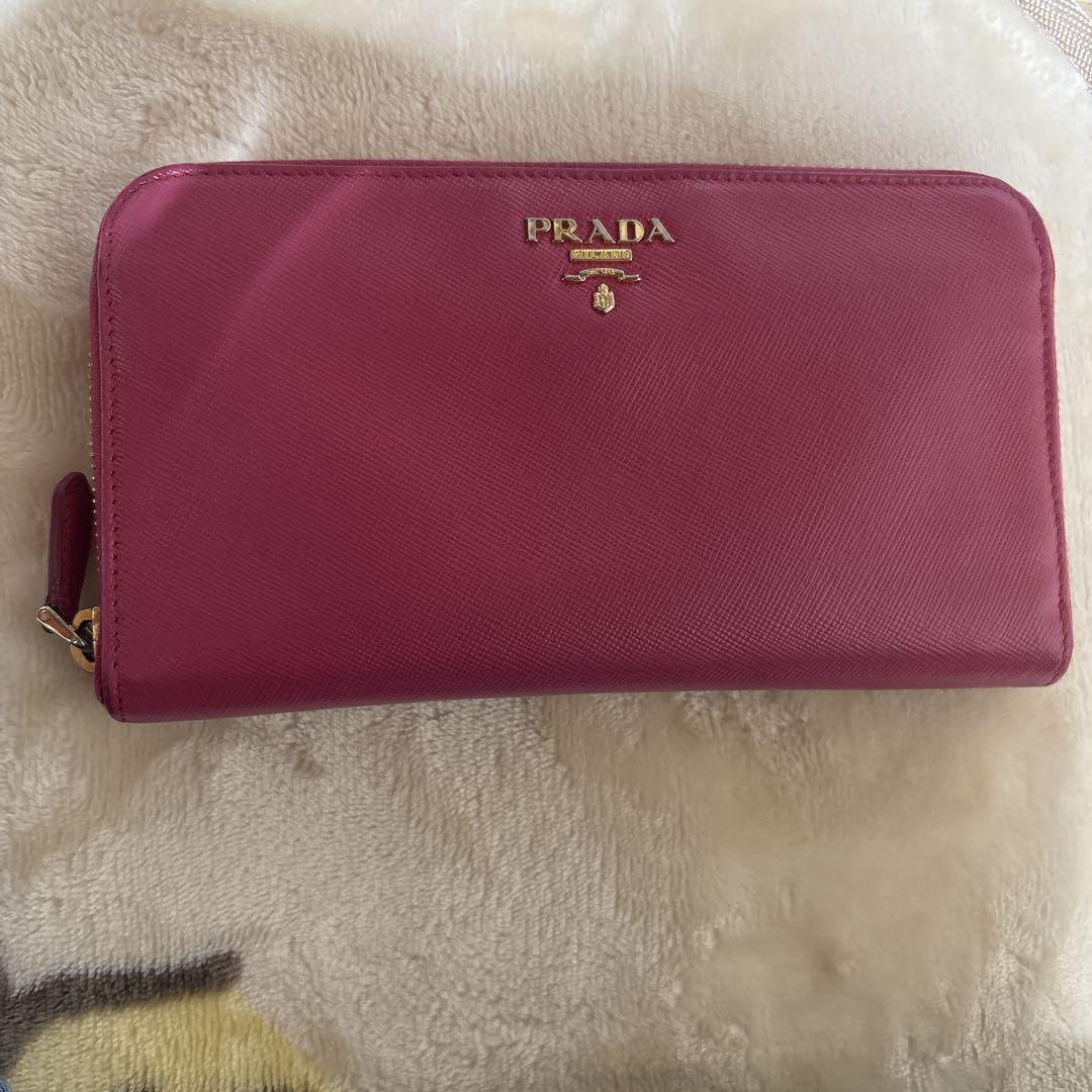 PRADA ピンク 長財布 ゴールドジッパー