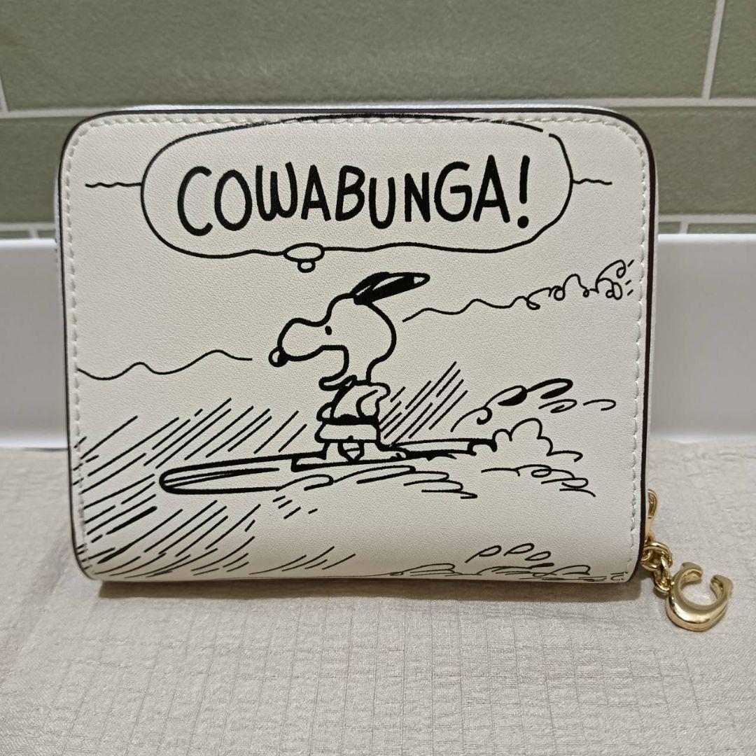 COACH　ビルフォードウォレット　スヌーピー サーフィンデザイン　ホワイト