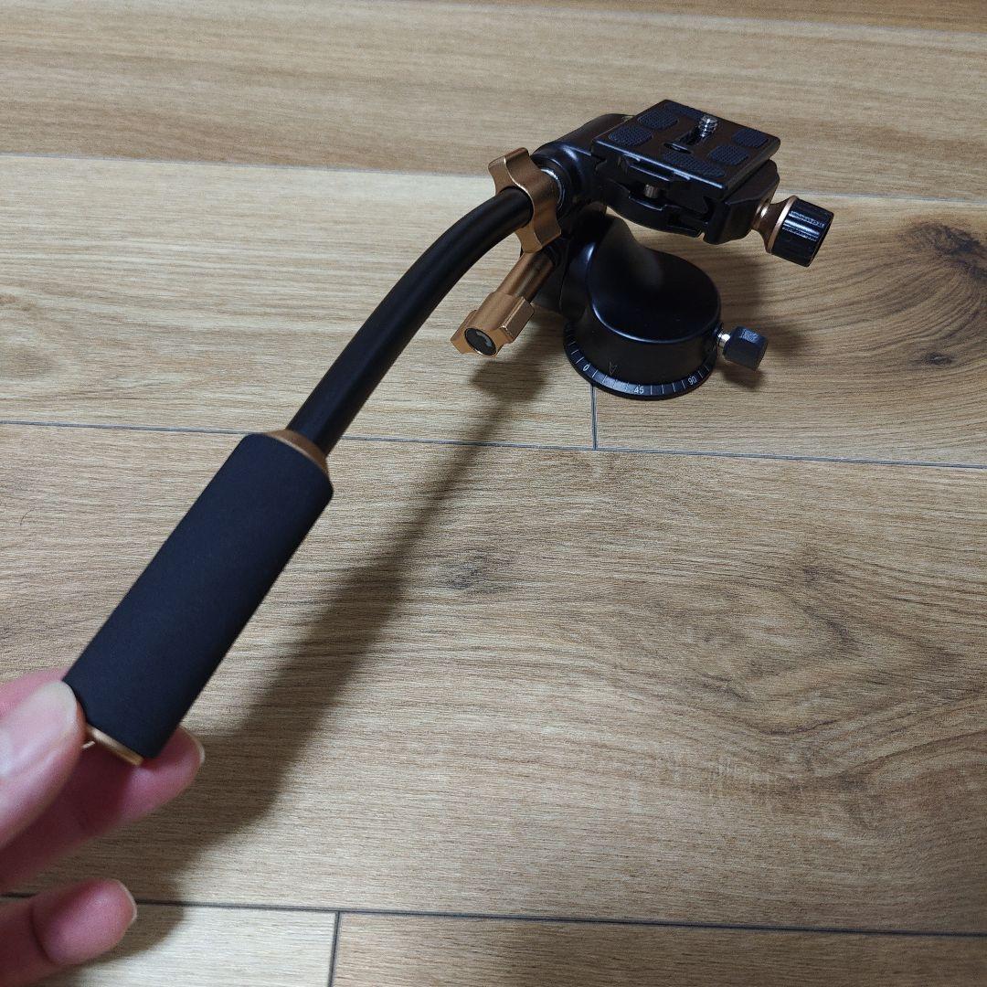 軽量の Manfrotto エレメント カーボン トラベル三脚 MKELEB5CF-BH