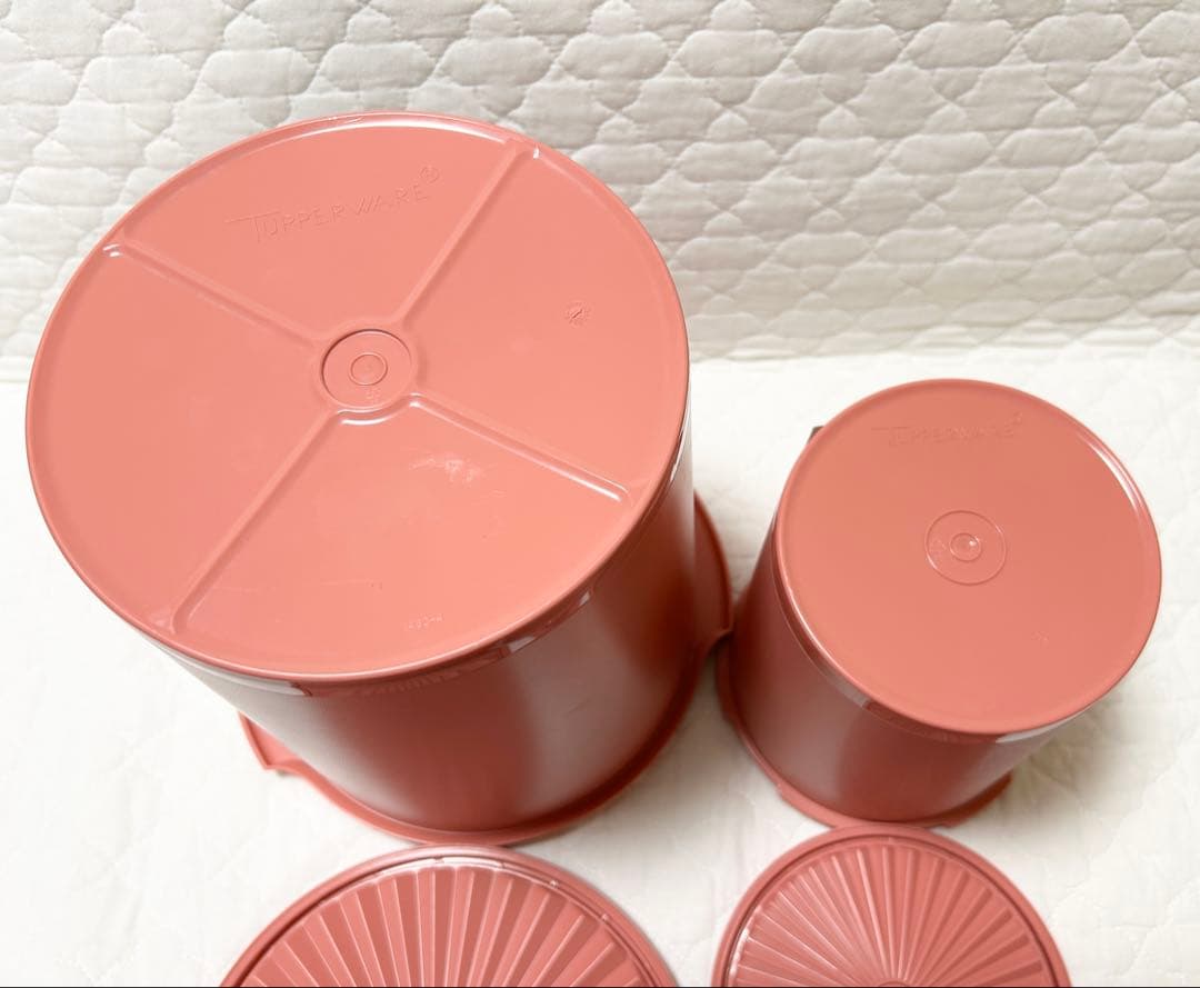 【ねこ饅頭】Tupperware タッパーウェア　大小セット×2