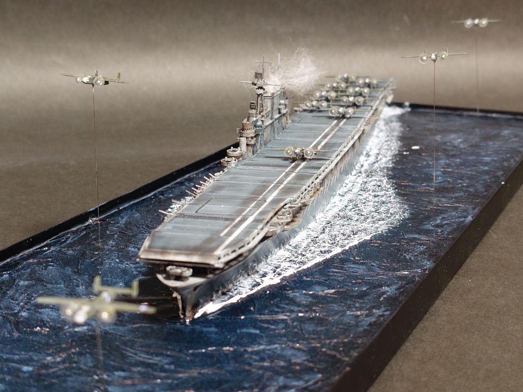 タミヤ　アメリカ海軍　航空母艦　ホーネット　1/700 プラモデル完成品