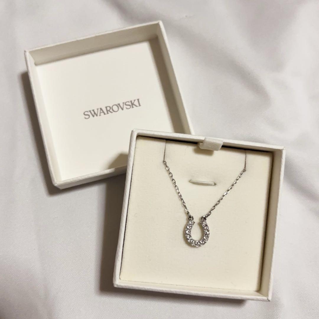 新品　SWAROVSKI 馬蹄型ネックレス スワロフスキー SWAROVSKI ネックレス ペンダント ホワイト 馬蹄