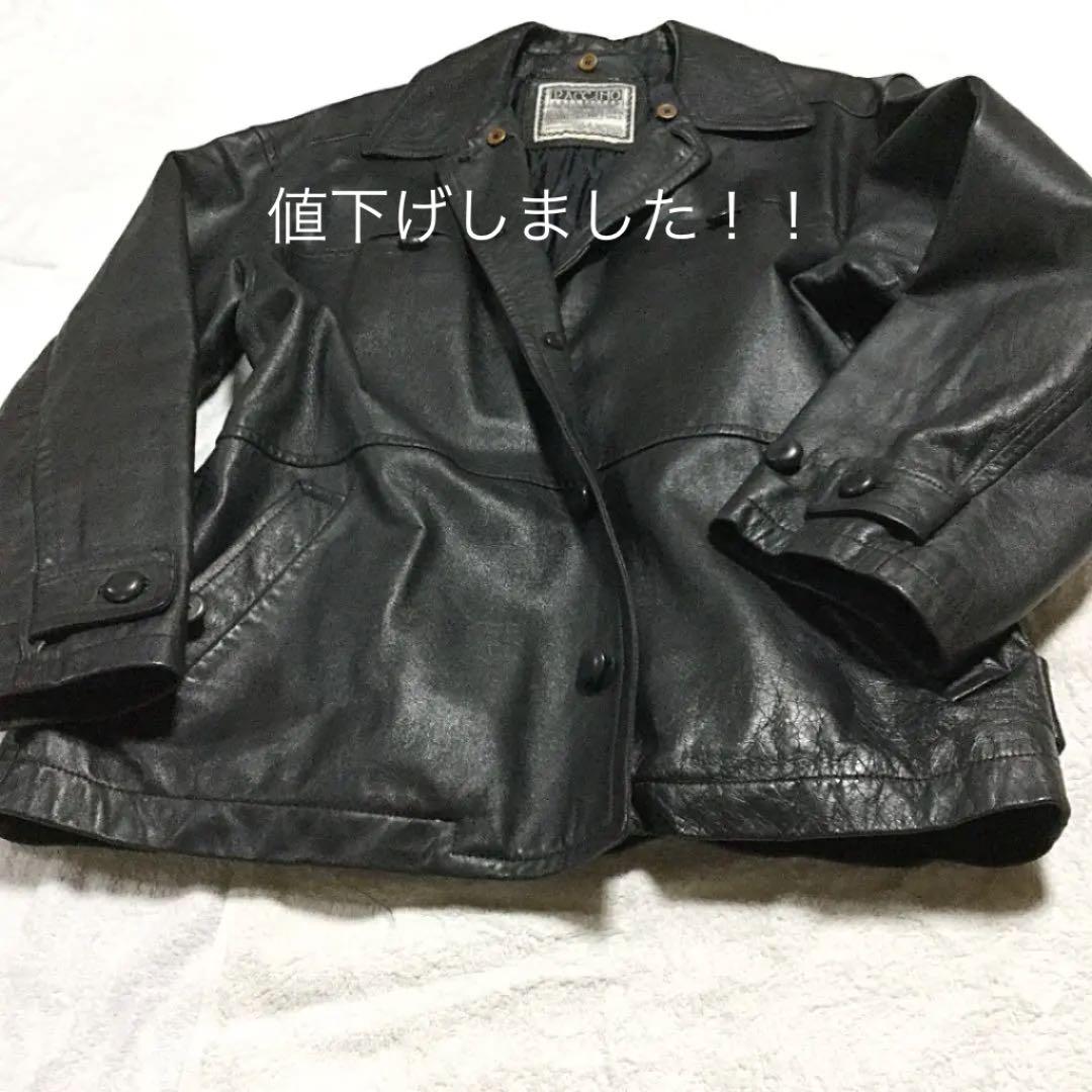 PACCINOのレザーハーフコート 包みボタンとバックポケットがとてもオシャレ