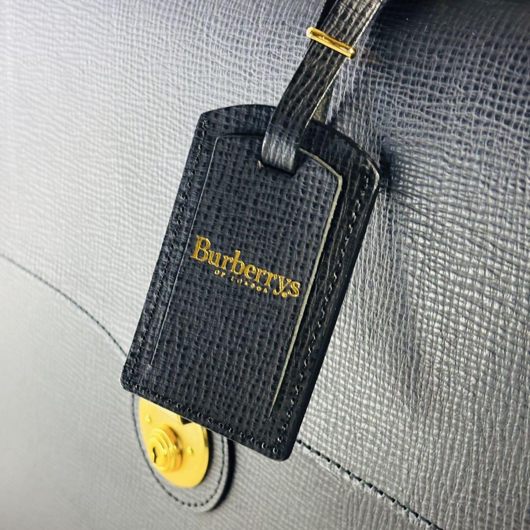 Burberrys ブリーフケース　ビジネスバッグ　黒　ノヴァチェック　ダレス