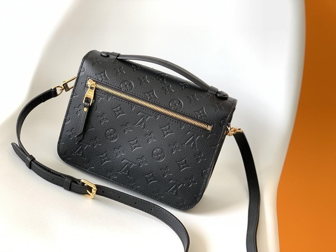 Louis Vuitton ブラック ハンドバッグ