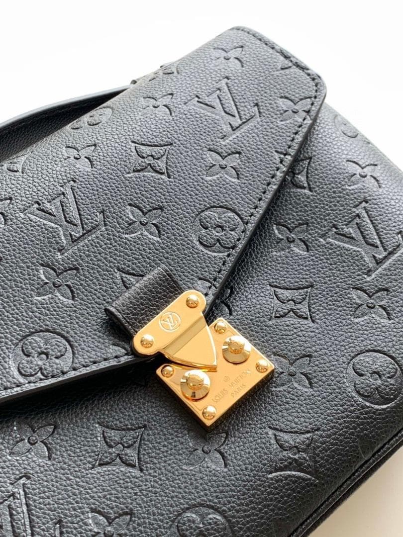 Louis Vuitton ブラック ハンドバッグ