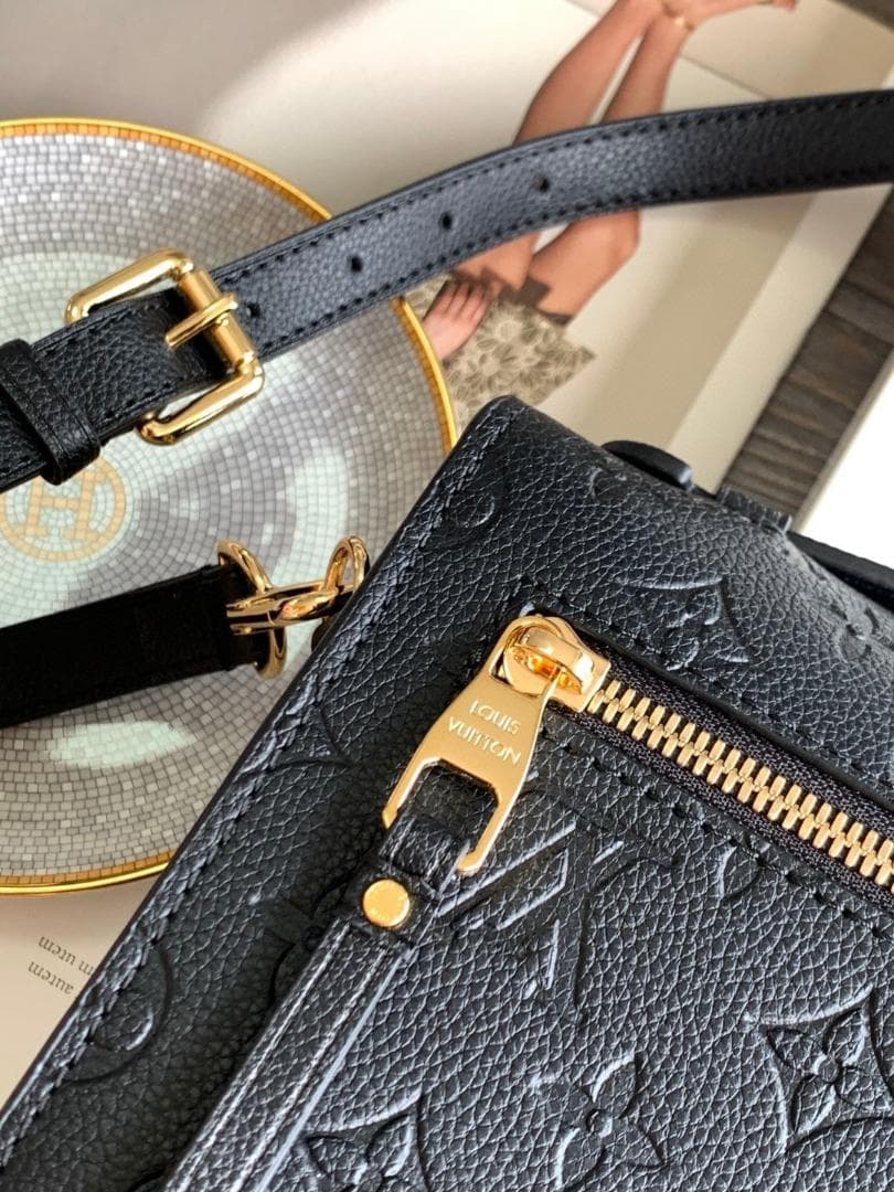 Louis Vuitton ブラック ハンドバッグ