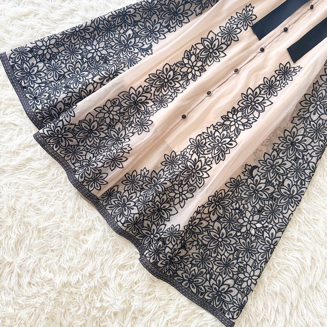 フラワーカットワークドレス 刺繡