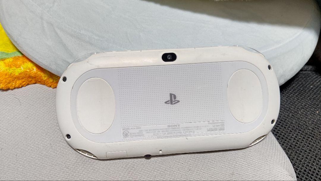 PlayStationVita [PCH-2000] 本体のみ