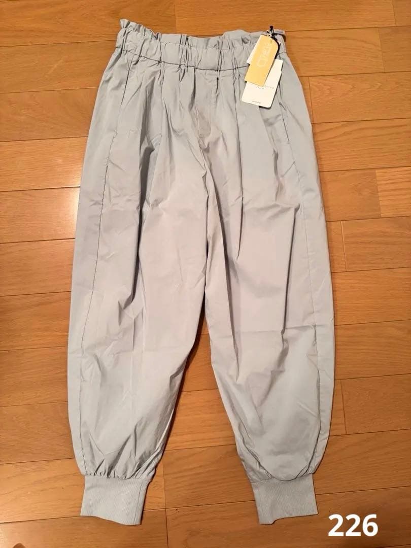 新品未使用　スタディオクリップ　ノンアイロンヒンヤリパンツ　低身長さん