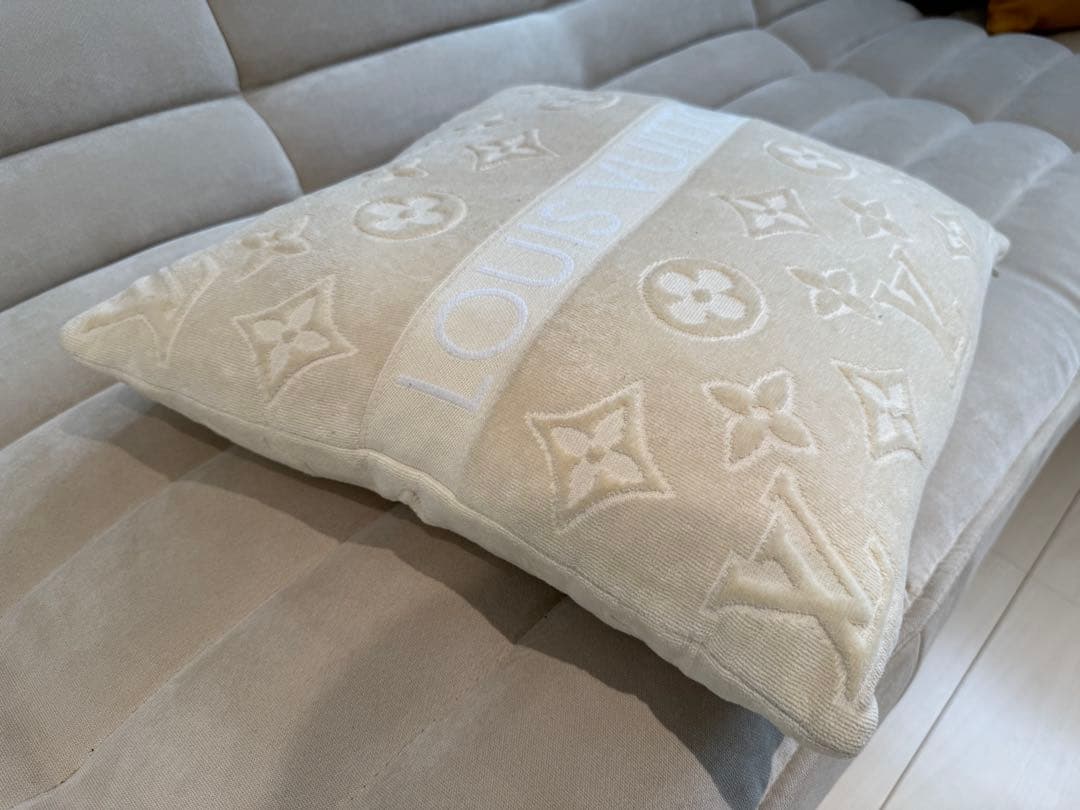 ルイヴィトン LV クッション インテリアLOUIS VUITTON NEXPOTALLINN_EU