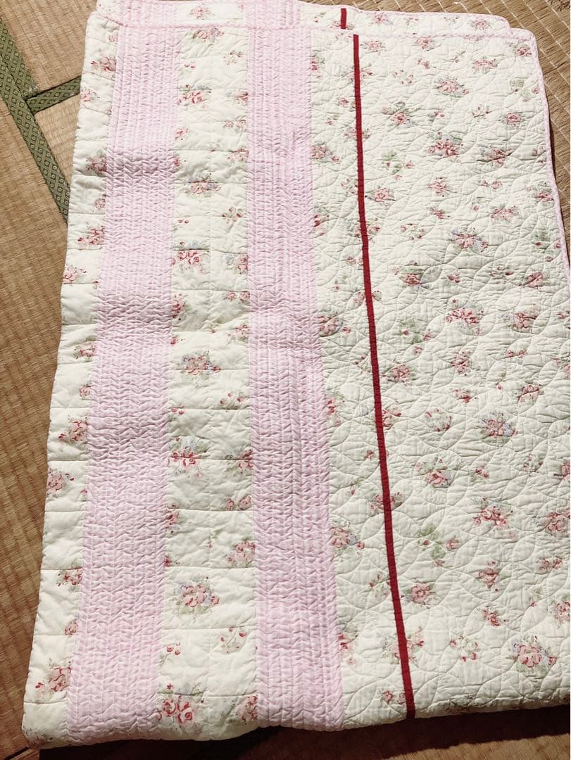 限定セール　　アフタヌーンティーリビングのラグマット（未使用）