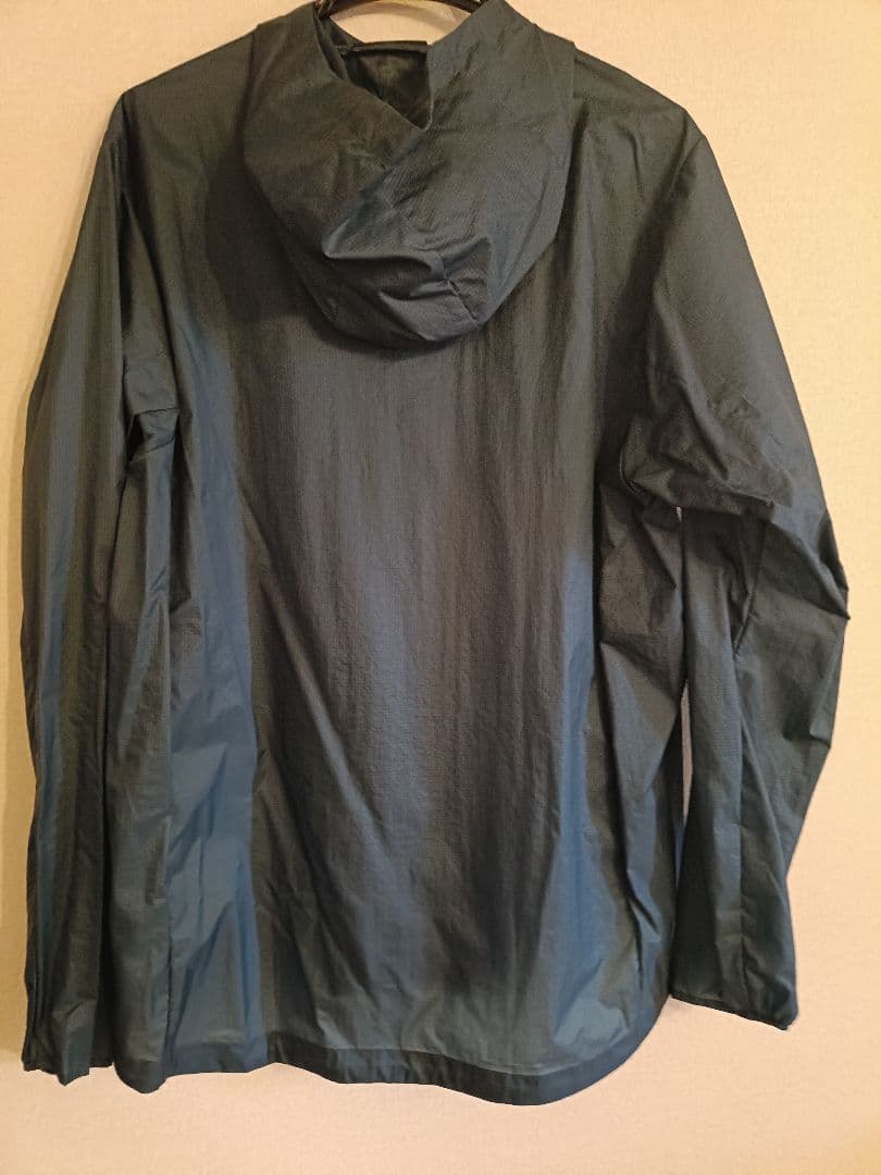 新品　パタゴニア　Patagonia ブルー フーディニ　L