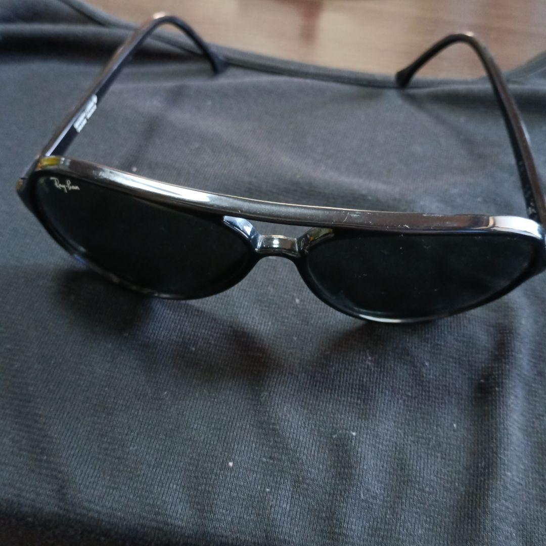 Ray-Ban ブラックサングラス レザーケース付き Ray-Ban ブラックサングラス レザーケース付き - メルカリ