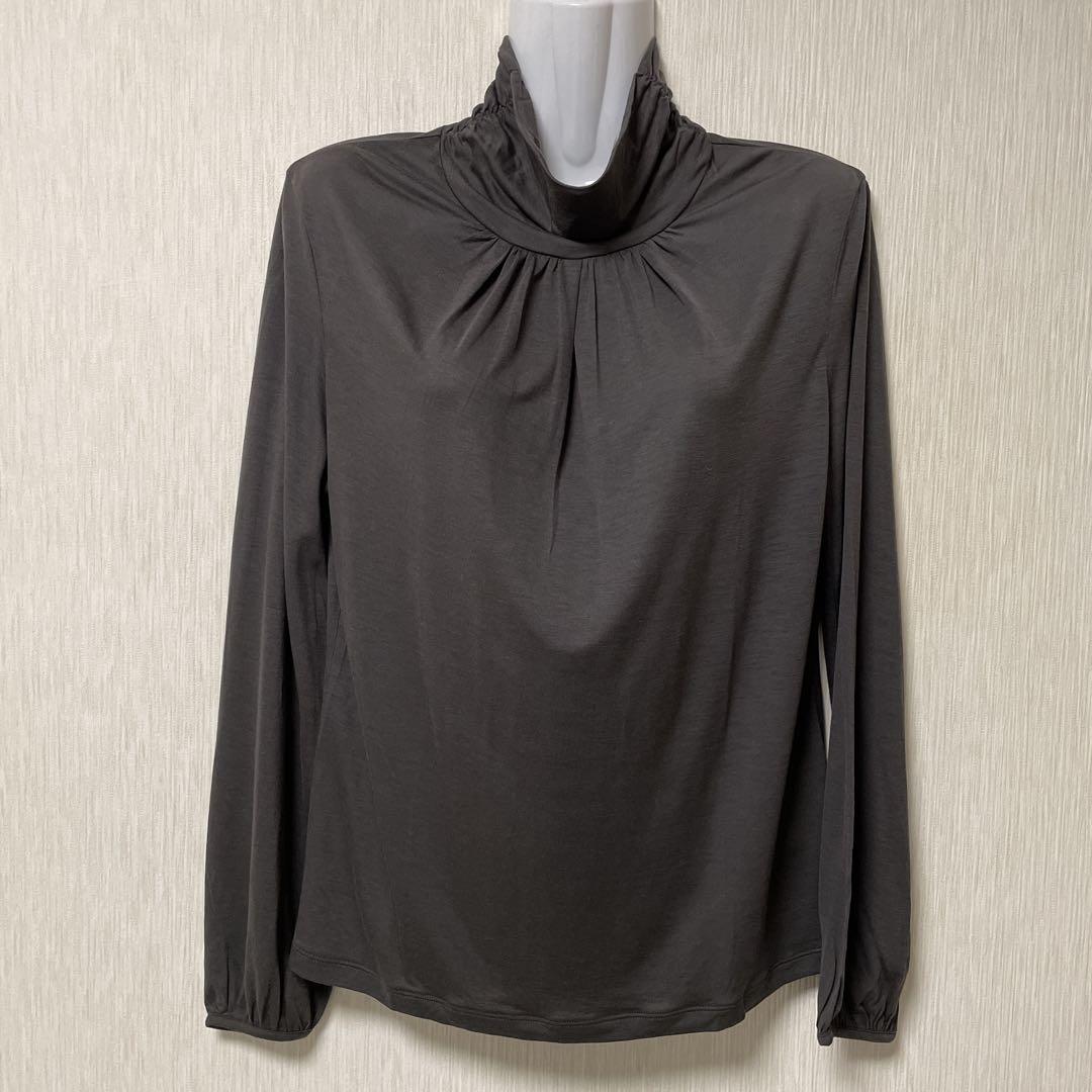 新品 PINORE カシミヤ10% ギャザー タートルネックトップス サイズ38 新品 PINORE カシミヤ10% ギャザー タートルネックトップス サイズ38