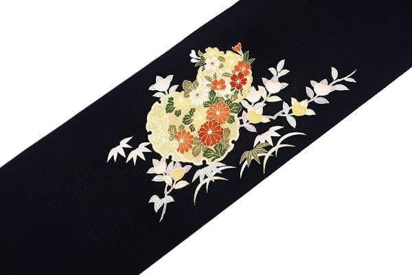 新品未使用品 名古屋帯 夏帯 夏 絽 黒 友禅染 吉祥文様 長さ3m74㎝ 正絹 新品未使用品 名古屋帯 夏帯 夏 絽 黒 友禅染 吉祥文様 長さ3m74㎝ 正絹