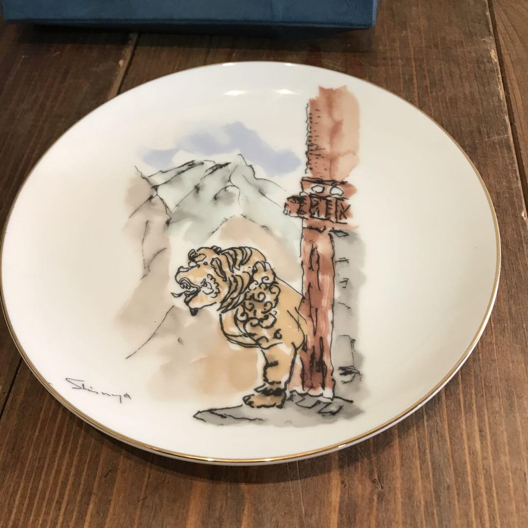 美品ポタラ宮霊塔を支える獅子普也飾り絵皿獅子が雰囲気ある縁起物