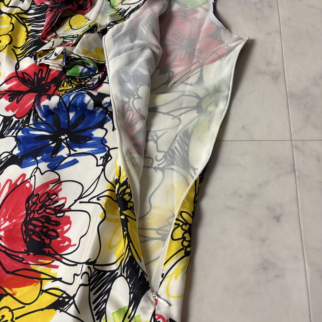 新品タグ付き】モスキーノ 花柄 落書き ノースリーブ ワンピース
