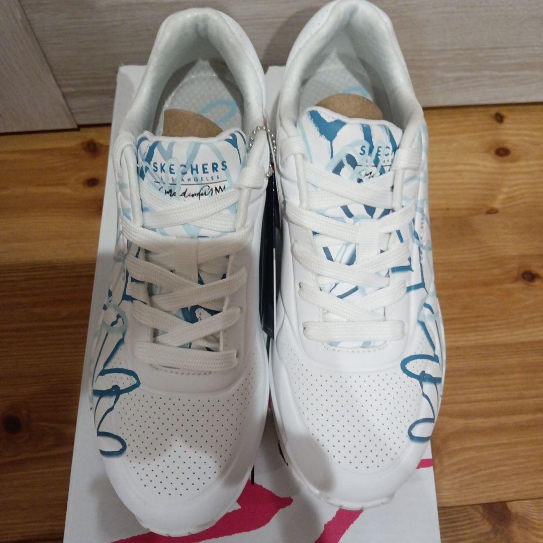 ☆新品未使用☆SKECHERS ハート柄 スニーカー ホワイト ブルー