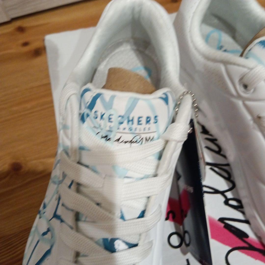 ☆新品未使用☆SKECHERS ハート柄 スニーカー ホワイト ブルー