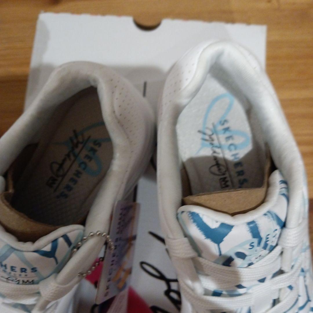 ☆新品未使用☆SKECHERS ハート柄 スニーカー ホワイト ブルー