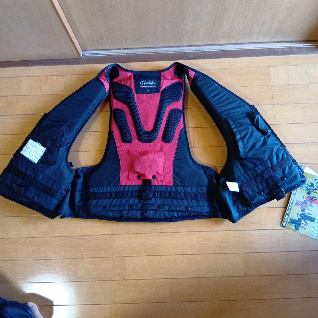 がまかつフロ-ティングベストGM−2188レッド.Lサイズ。海では目立つ色です。 がまかつフロ-ティングベストGM−2188レッド.Lサイズ。海では