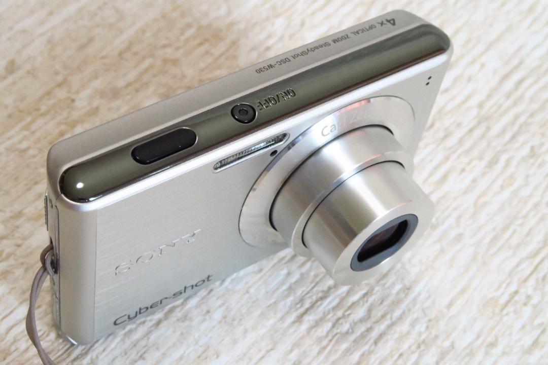 ピッカピカの美品：SONY Cyber-shot DSC-W530 元箱付き