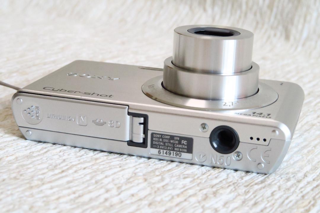 ピッカピカの美品：SONY Cyber-shot DSC-W530 元箱付き