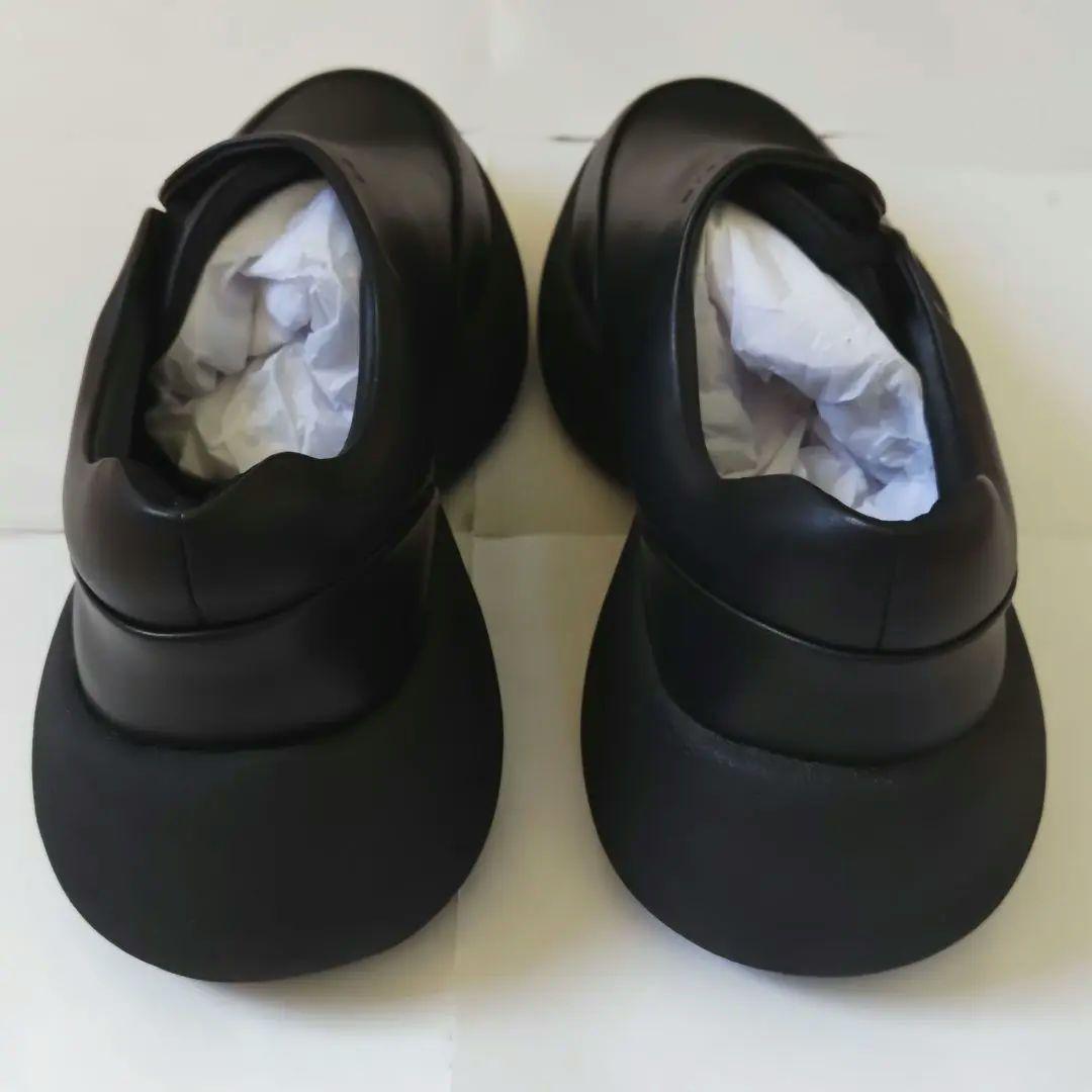 VEIN SMOOTH LEATHER OVAL SOLE TRAINER