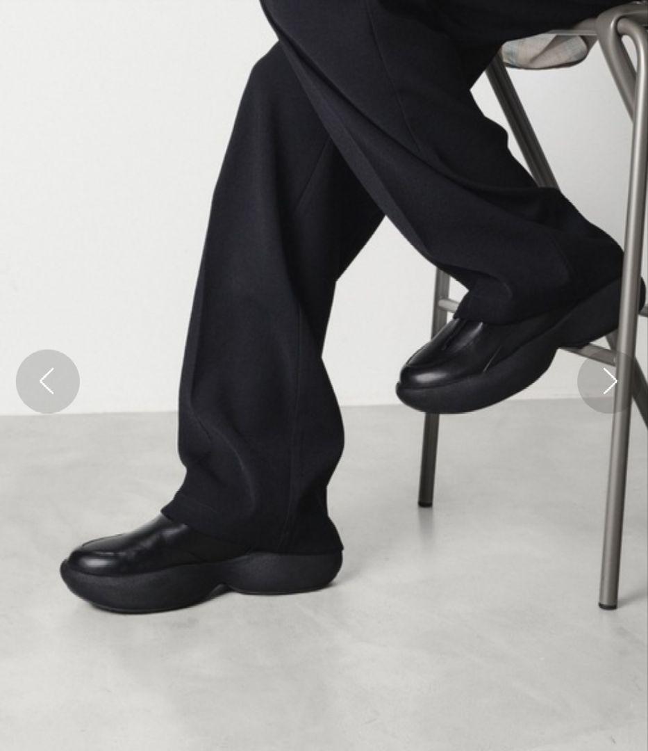 VEIN SMOOTH LEATHER OVAL SOLE TRAINER