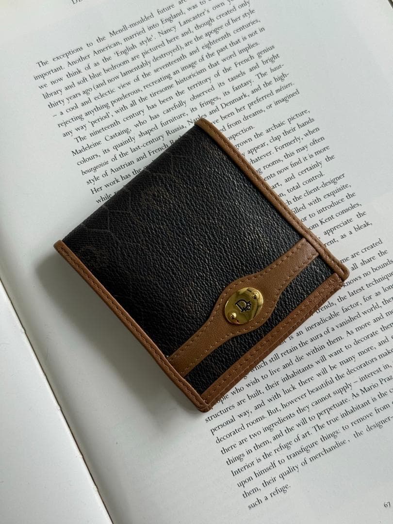 DIORディオール レザー財布目立った傷や汚れなし
