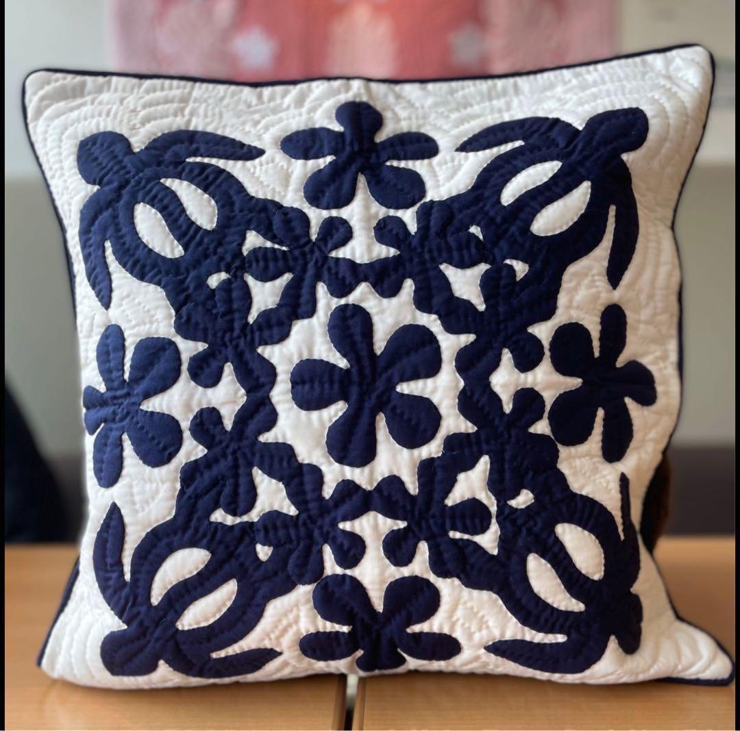 ＜正規品＞クッションカバー ♡ホヌ♡45×45♡白紺♡ハワイアンキルト