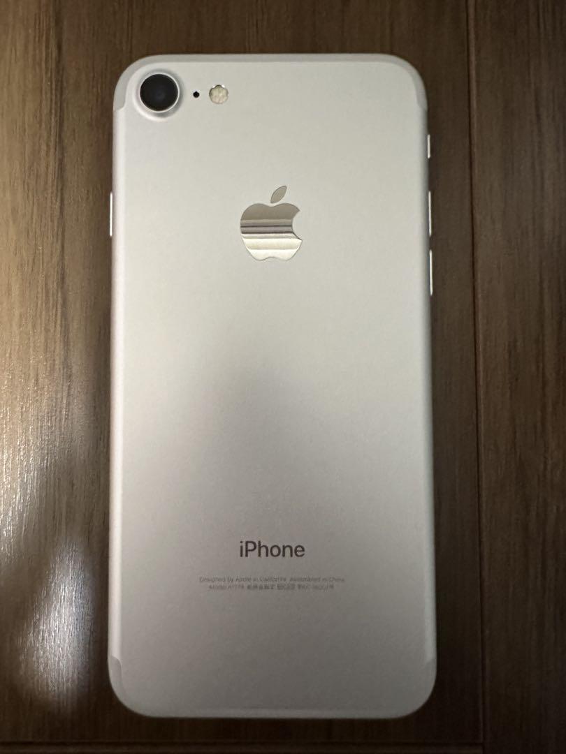 iPhone 7 シルバー SIMフリー 32GB バッテリー100%