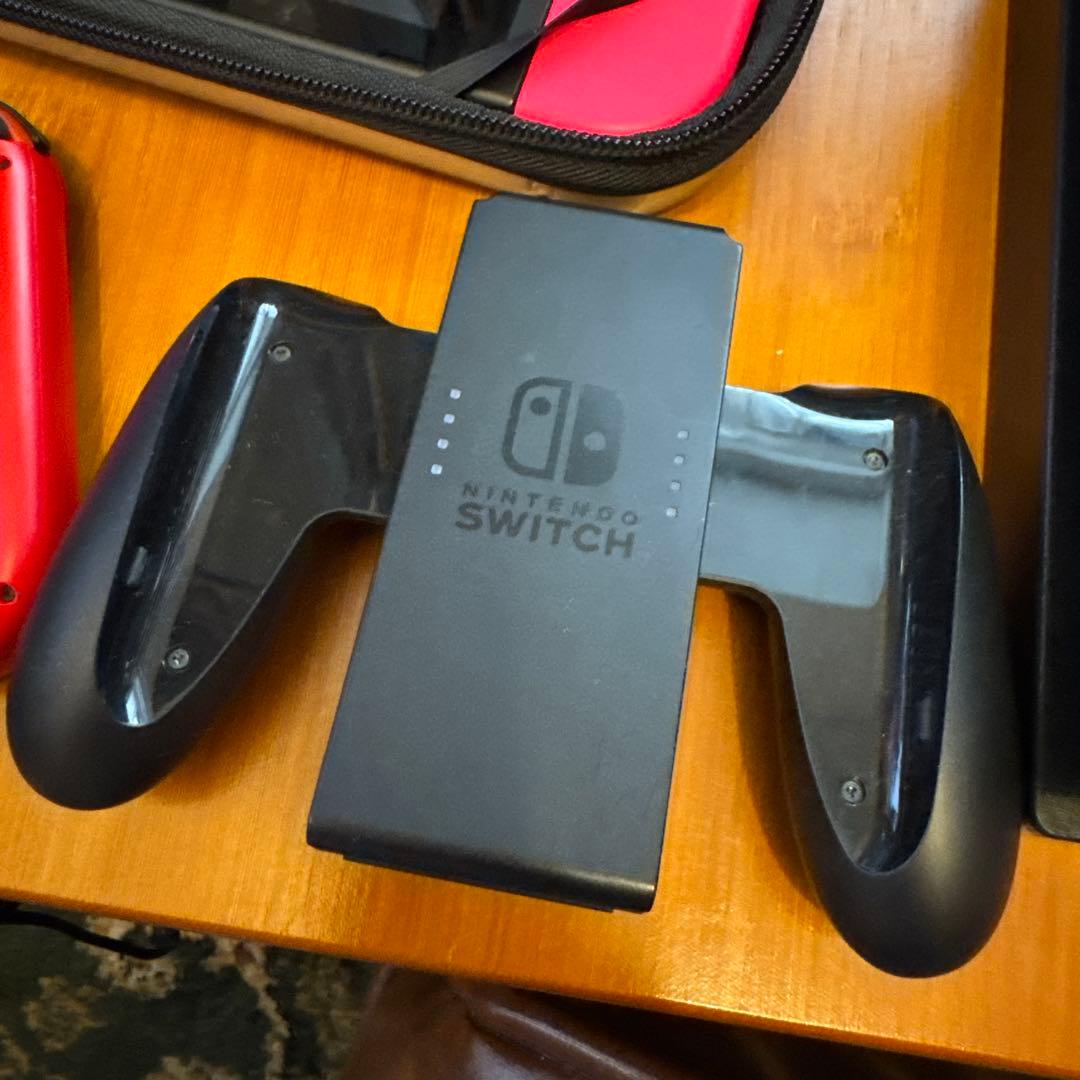Nintendo Switch 本体＆ネオンピンク/ネオングリーン /レッド本体