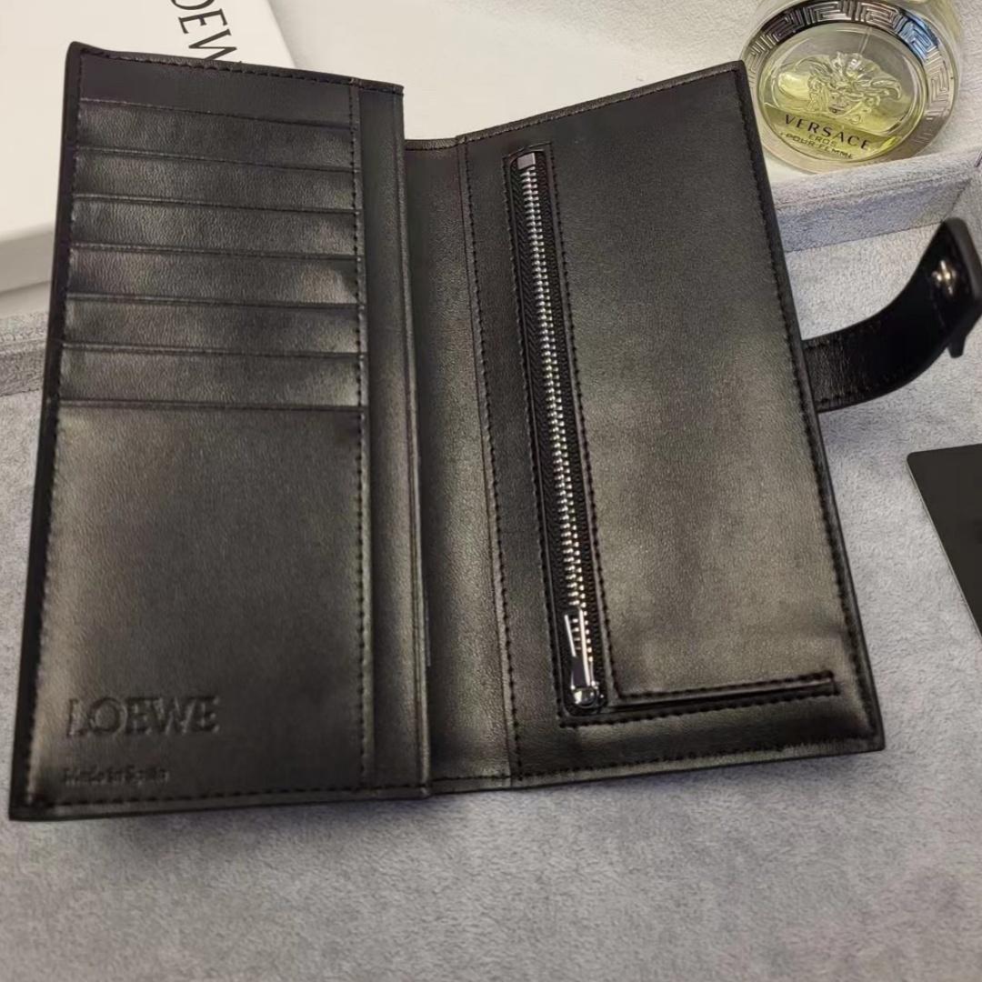 美品♡ ✨LOEWE ブラック 長財布