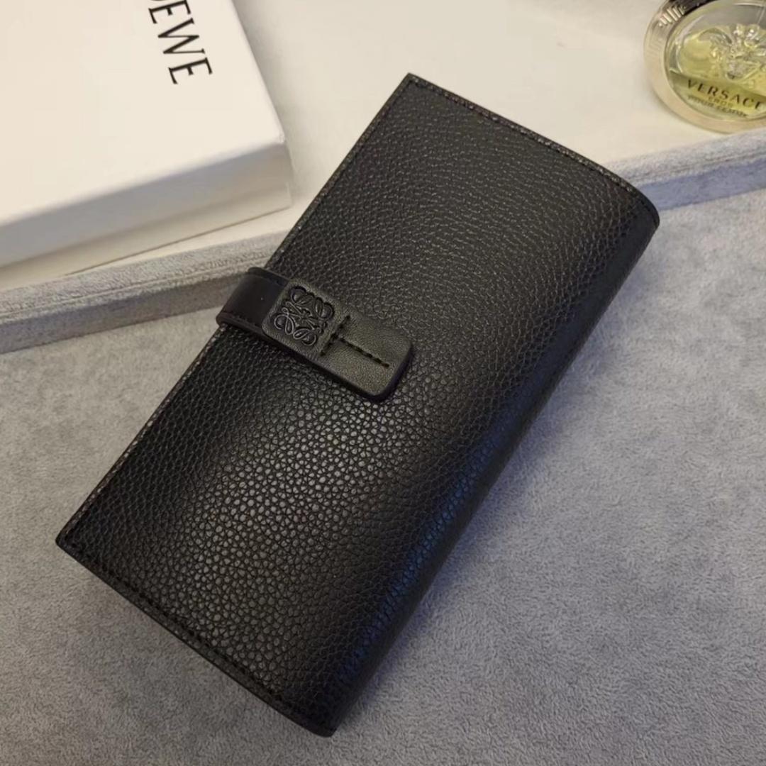 美品♡ ✨LOEWE ブラック 長財布
