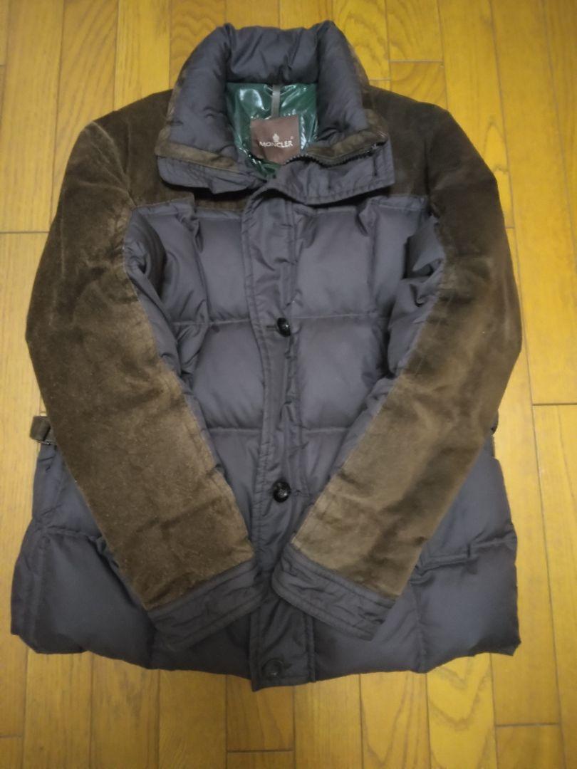 スマイル❤︎　　　MONCLER ダークブラウン　ダウンベスト　2 ダウンシリーズvol.2【MONCLER】人気アイテムを着比べてみよう
