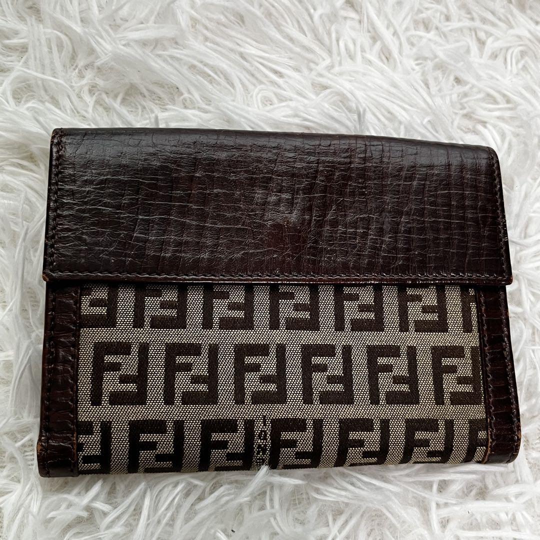 フェンディ FENDI 二つ折り財布 ズッカ柄 FF金具レザー