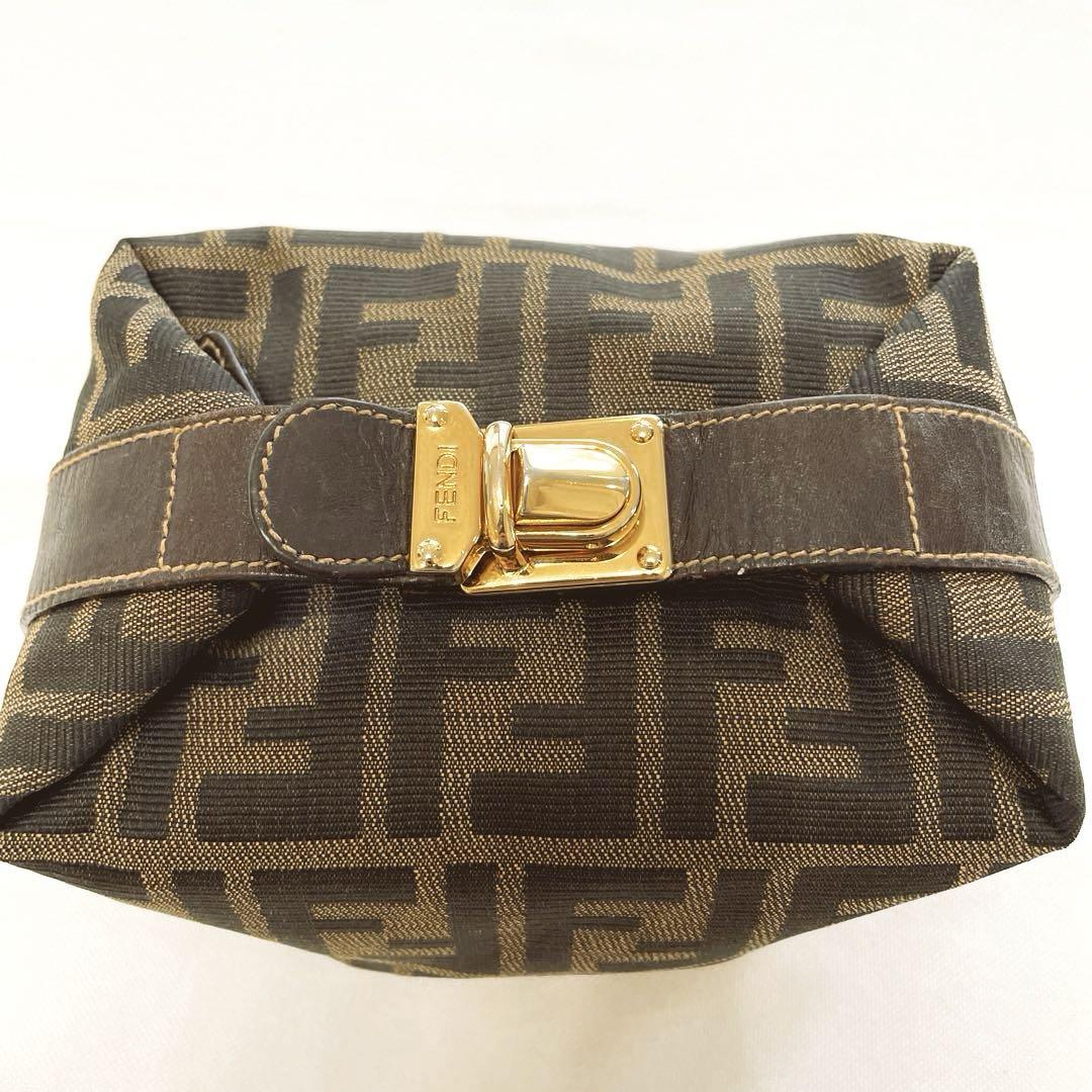 FENDI アクセサリーポーチ ミニ ズッカ柄 キャンバス 金具