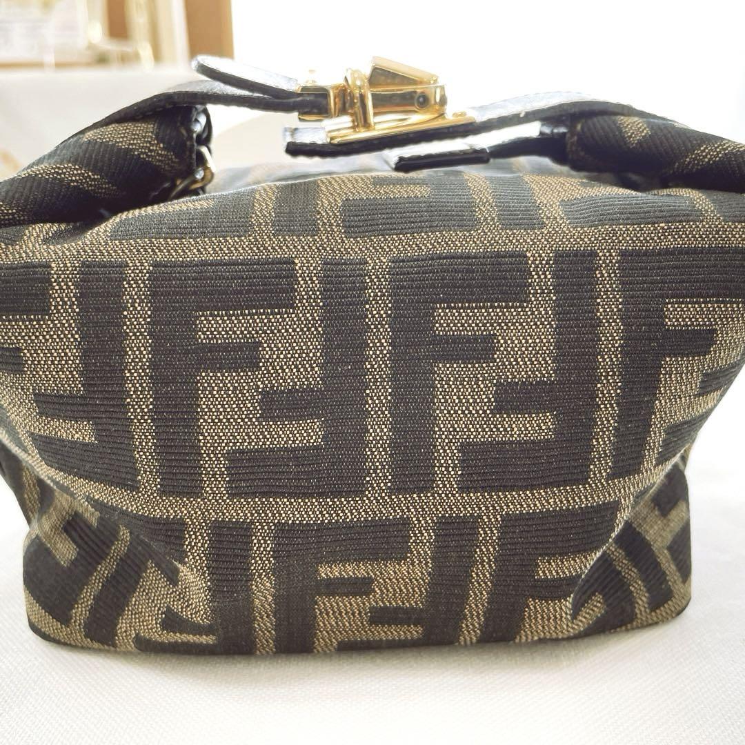 FENDI アクセサリーポーチ ミニ ズッカ柄 キャンバス 金具