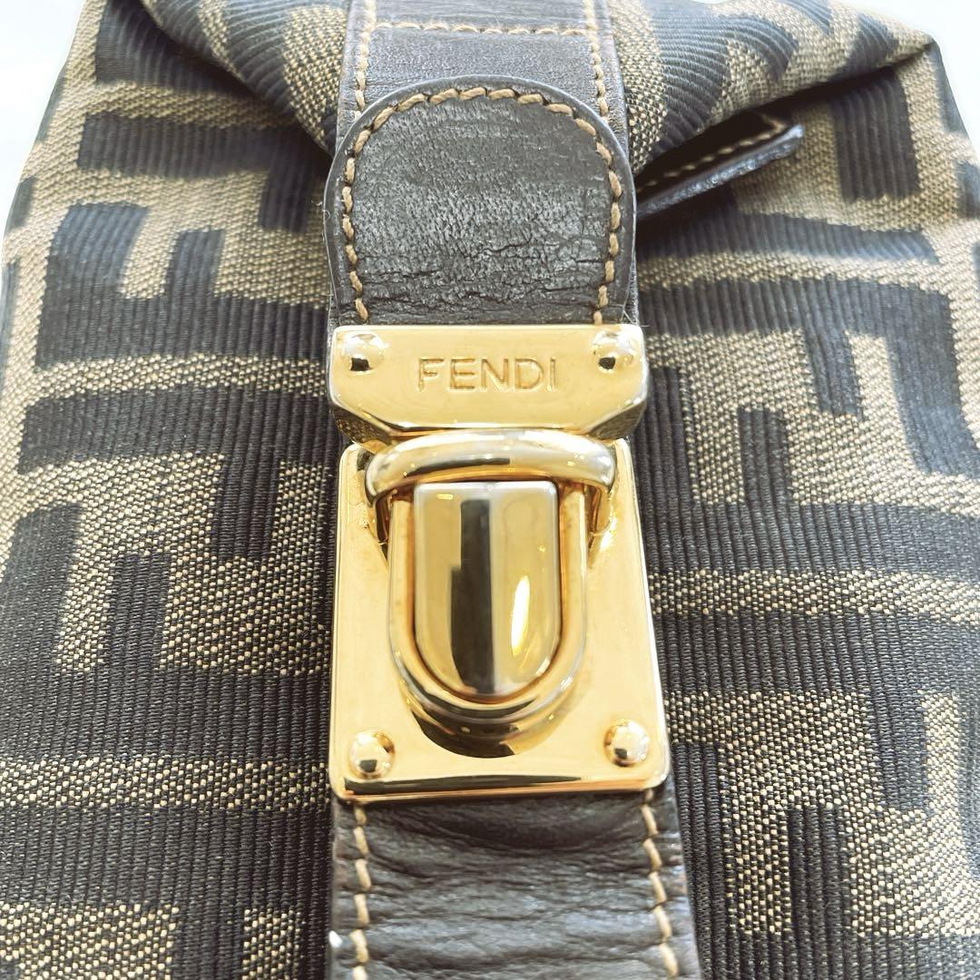 FENDI アクセサリーポーチ ミニ ズッカ柄 キャンバス 金具